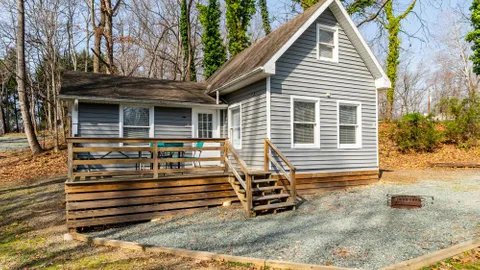 Mtn View Cabin for 6 no pets — image 2 of 6