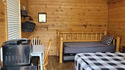 Medium Rustic Cabin 5 — image 2 of 3