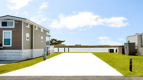 Deluxe Waterfront RV Site - Motorhome — image 1 of 11