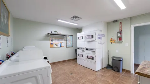 Tandem RV Site -  Full Hook-ups 30/50 Amp — image 22 of 22