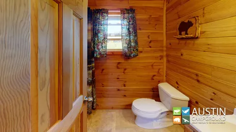 Deluxe Cabin - Deer Haven — image 5 of 5