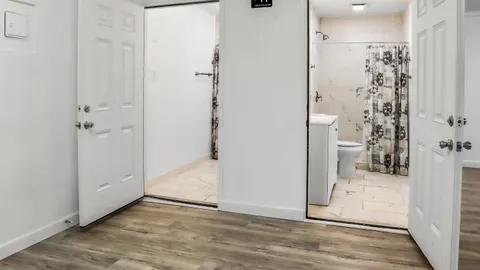 Deluxe Full Hookup RV Site — image 2 of 13