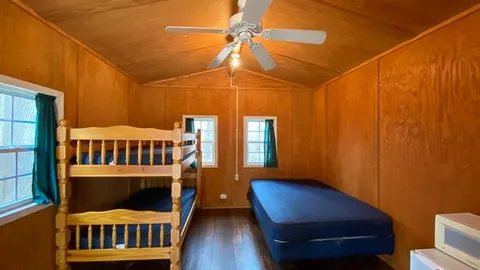 Cabin — image 4 of 4