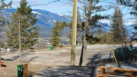 Classic 30/50A RV Site — image 2 of 9