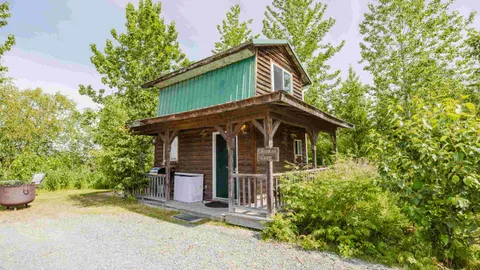 Chicken Coop — image 1 of 7