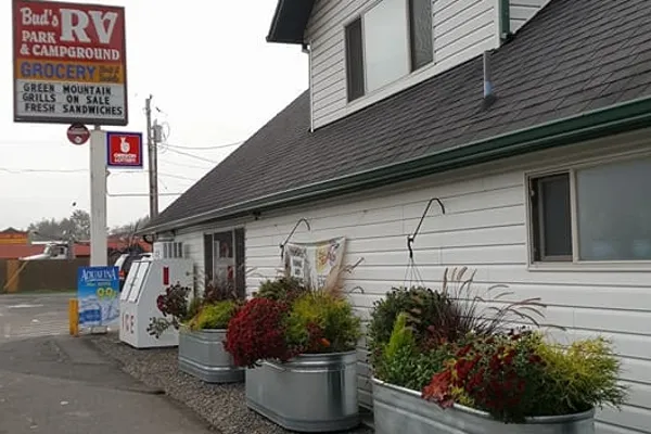 Bud's RV Park and Campground – photo 1