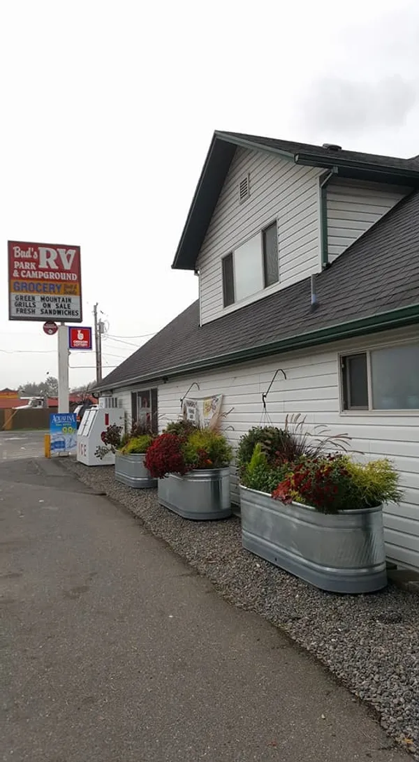 Bud's RV Park and Campground campground