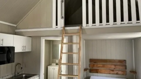 Deluxe Loft Cabin — image 6 of 6