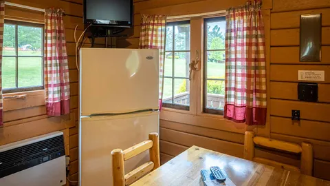 Comfort Cabin — image 2 of 13