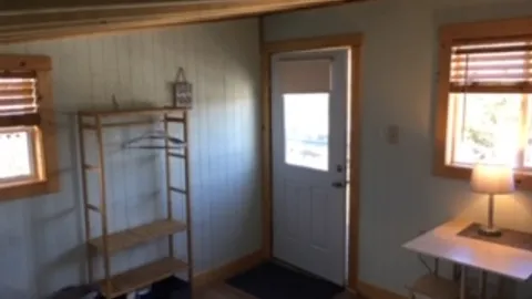 Cabin — image 2 of 4