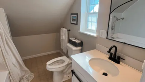 Chalet (8 Person) — image 11 of 11