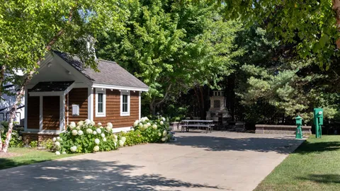 Premium Coach House Full Hookup RV Site — image 5 of 5
