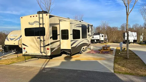 FHU Pull-Thru RV Site — image 2 of 8