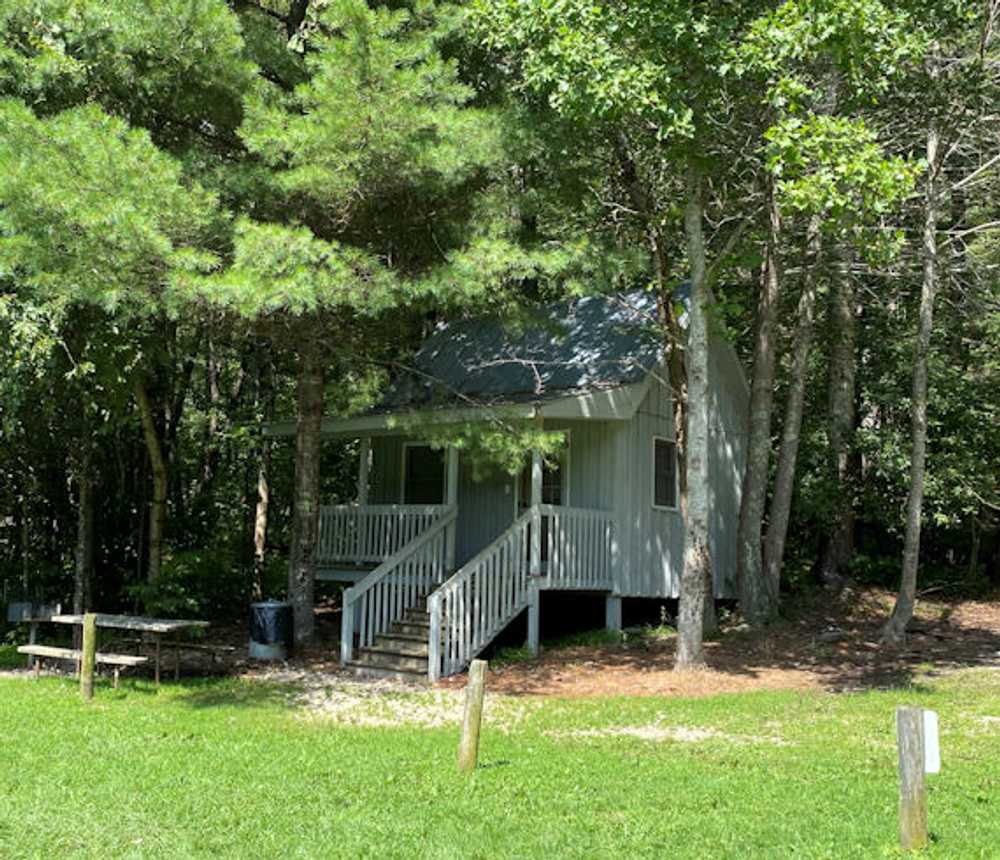 Camping Cabin (Lakeview)