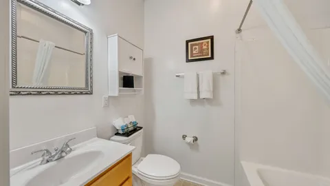 2 Bedroom 2 Bath Suite — image 2 of 6