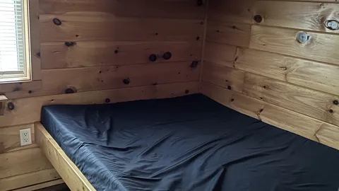 Cabin Rental — image 2 of 9