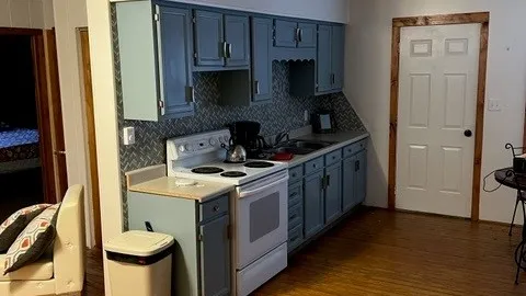 3. Bear's Den — image 2 of 4
