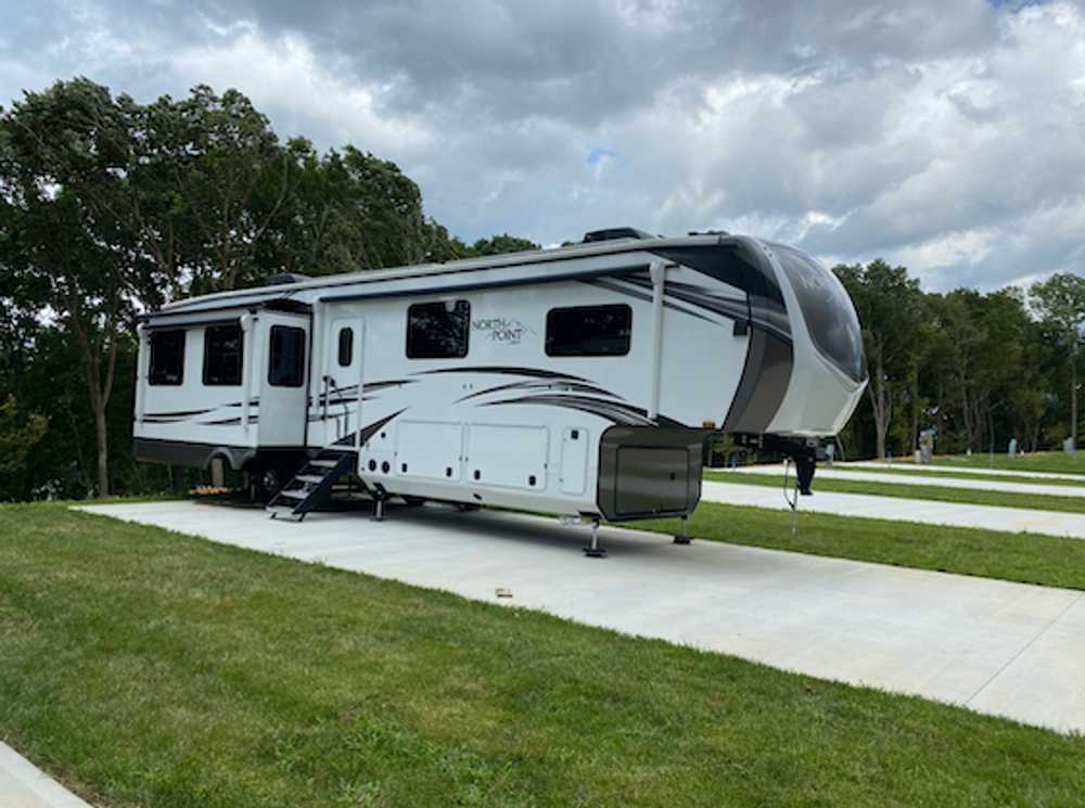 Lakeside Landing RV Park - Photo 2