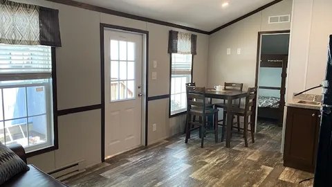 2 Bedroom Cottage Waterfront — image 1 of 4