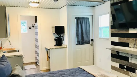 Blue Cabin — image 2 of 7