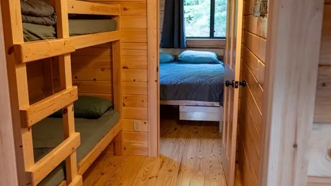 Deluxe Cabin — image 2 of 22