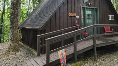 The Birds Nest - Cabin 3 — image 1 of 21