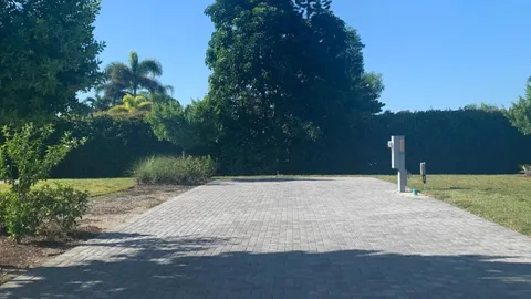Lot 92 — image 1 of 3