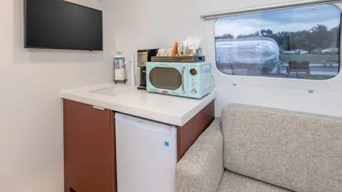 Airstream — image 12 of 12