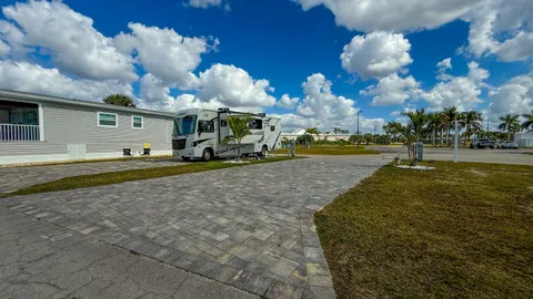 Elite Full Hookup RV Site — image 2 of 4