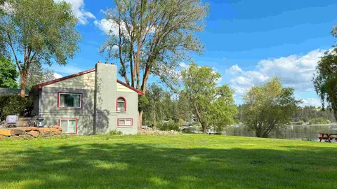 # 25 Lower Lakeside Penthouse — image 2 of 23