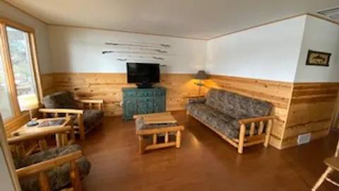 Lakeside Vacation Rental — image 1 of 6