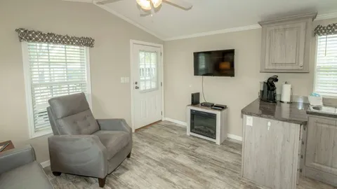 Premium One Bedroom Cottage — image 2 of 8