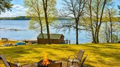 Waterfront Destination Camper – Lakefront Glamping on Trout Lake (No RV Needed) — image 5 of 5