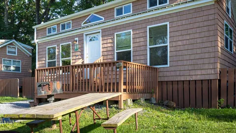Cottage — image 2 of 16