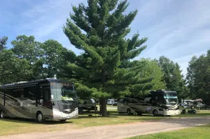 Parkland Village Campground – photo 2