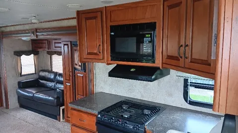 32 FT RV RENTAL — image 5 of 5