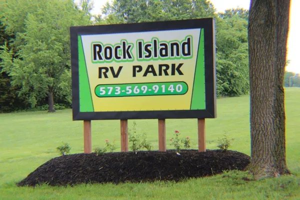Rock Island RV Park, Versailles, Missouri campground