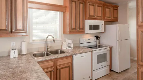 Standard Park Model 1 Bedroom — image 12 of 12