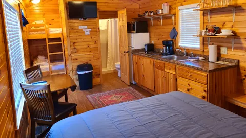 Mountainview Studio Cottage — image 3 of 3