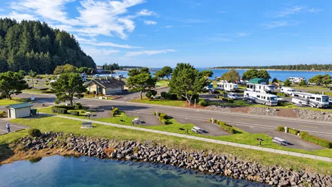 Waterfront Harbor View Head-In — image 2 of 3