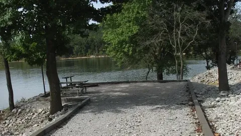 20/30/50 Amp Premium Waterfront RV Site- Seasonal — image 1 of 13