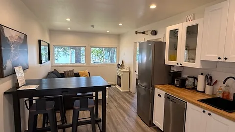Renovated Beachfront Cabin C — image 2 of 7