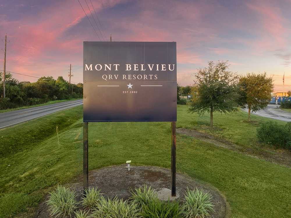 Mont Belvieu RV Resort - Photo 2