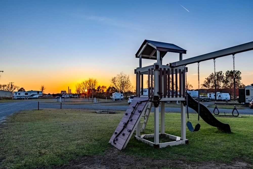 Harbor RV Park, Fort Gibson, Oklahoma - Photo 4