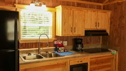 Alabama Cabin ADA — image 2 of 9