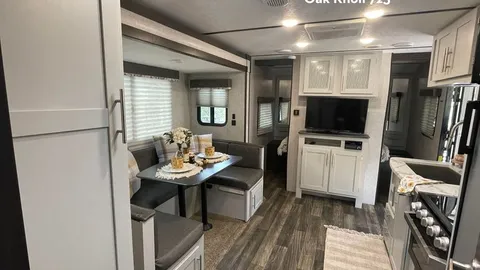 Set RV by OAK KNOLL T723 / (Refundable Security Deposit Included in Avg. Nightly Rate) — image 1 of 5