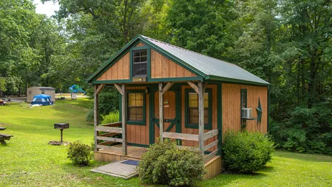 Lake Stephens: Small Open Floor Plan Cabin — image 2 of 2