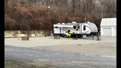 30 Amp Site Front Lot — image 2 of 3