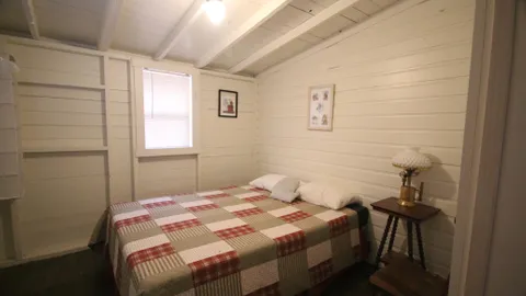 Dorothy 3 BR Cottage — image 9 of 9