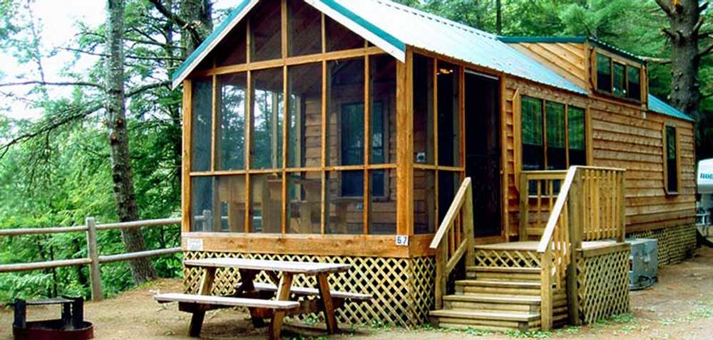 Deluxe Cabin w/ Porch